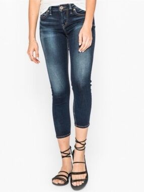 Silver Jeans Women’s 25 Blue Suki Capri LIKE NEW!
